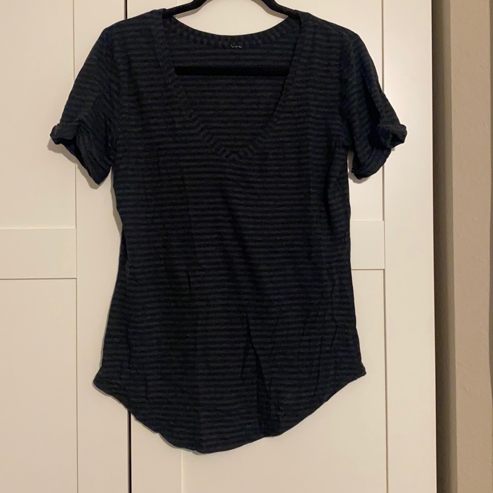 Lululemon t shirt